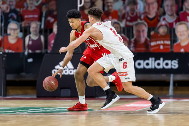 帮助球队取 帮助球队取