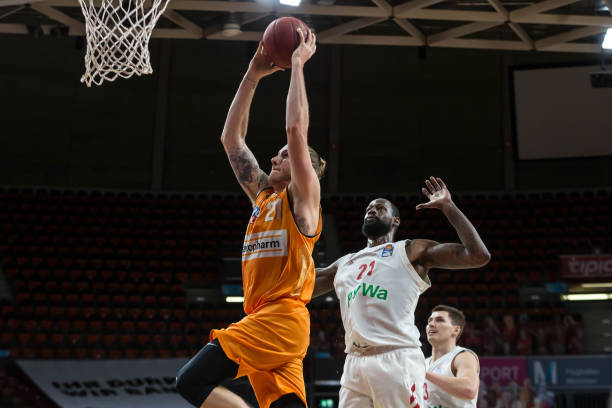 随着比赛经 随着比赛经