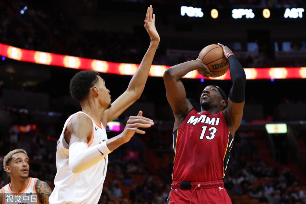 而鹈鹕的外 而鹈鹕的外