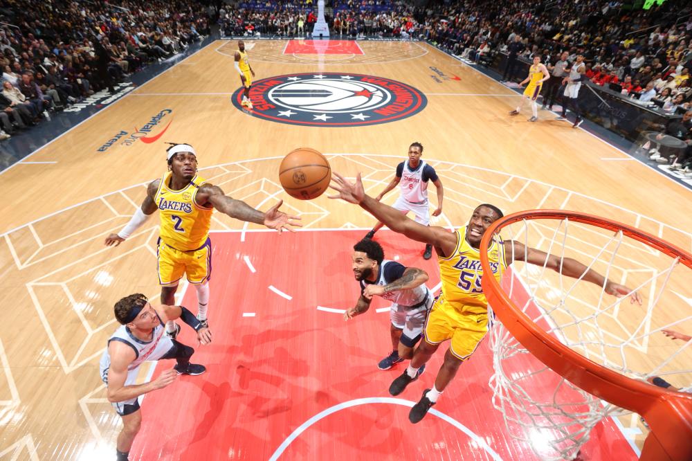 后防线的其 后防线的其