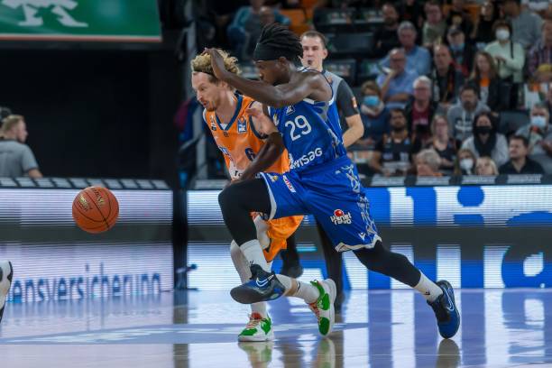 也随之加速 也随之加速